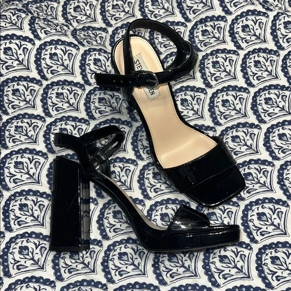 Steve Madden patent leather heels - Picture 1 of 9